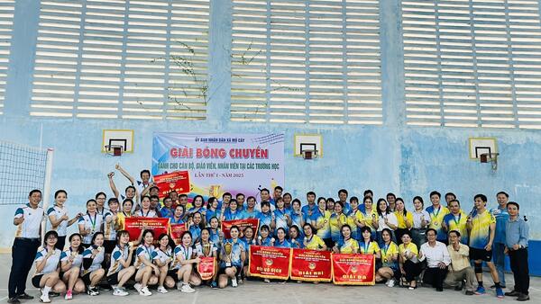 XÃ MỎ CÀY: TỔ CHỨC THÀNH CÔNG GIẢI BÓNG CHUYỀN DÀNH CHO CÁN BỘ, GIÁO VIÊN, NHÂN VIÊN TẠI CÁC TRƯỜNG HỌC LẦN THỨ I - NĂM 2025