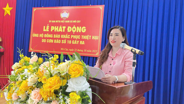 ỦY BAN MTTQ VIỆT NAM XÃ MỎ CÀY TIẾP NHẬN HƠN 256 TRIỆU ĐỒNG ỦNG HỘ ĐỒNG BÀO BỊ THIỆT HẠI BÃO SỐ 10