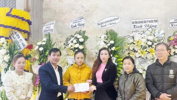 LÃNH ĐẠO XÃ MỎ CÀY ĐẾN THĂM GIA ĐÌNH NẠN NHÂN VỤ SẠT LỞ TẠI ĐÈO KHÁNH LÊ