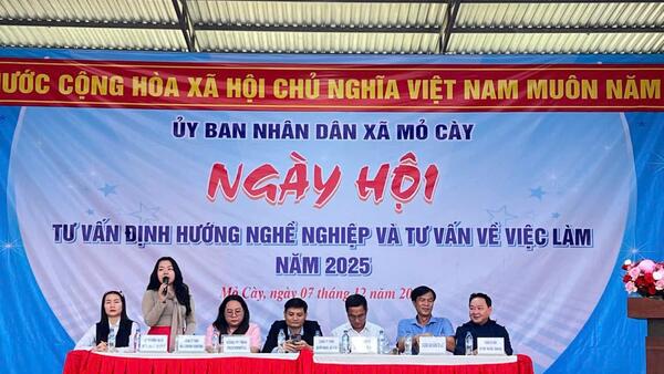 TỔ CHỨC THÀNH CÔNG NGÀY HỘI VIỆC LÀM NĂM 2025 TRÊN ĐỊA BÀN XÃ