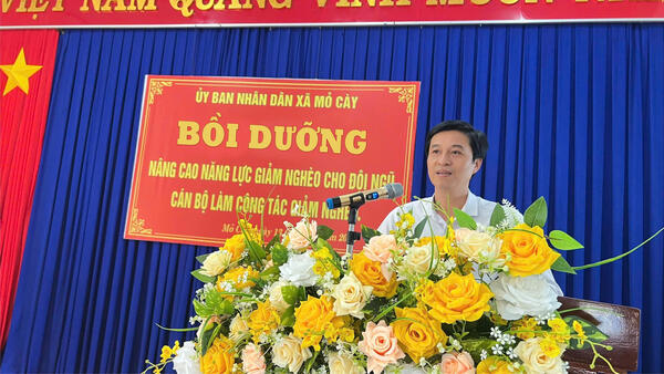 XÃ MỎ CÀY: BỒI DƯỠNG NÂNG CAO NĂNG LỰC GIẢM NGHÈO CHO ĐỘI NGŨ CÁN BỘ LÀM CÔNG TÁC GIẢM NGHÈO