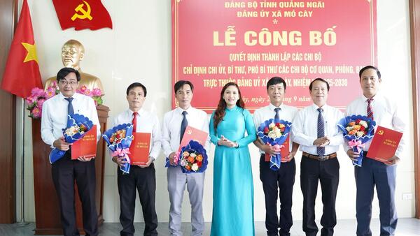 XÃ MỎ CÀY CÔNG BỐ QUYẾT ĐỊNH THÀNH LẬP CÁC CHI BỘ VÀ CHỈ ĐỊNH CHI ỦY, BÍ THƯ, PHÓ BÍ THƯ CÁC CHI BỘ TRỰC THUỘC ĐẢNG ỦY XÃ